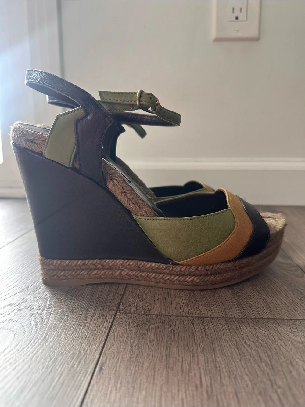 L'Autre Chose Green Multi-Color Leather Wedge Sandals